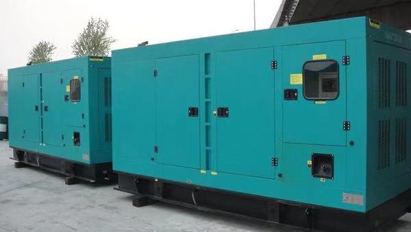 青河康明斯400kw大型柴油二手发电机组